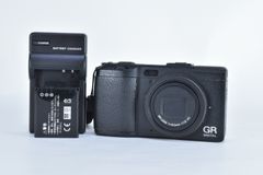 ジャンク/RICOH GR DIGITAL IV(ホワイトエディション)限定色 - メルカリ