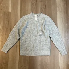 【230772】UNIQLO ユニクロ  スフレヤーンケーブルクルーネックセーター　長袖ニット　アクリル・ポリ混　ストレッチ　男女兼用　未使用品　M  ・ ライトグレー