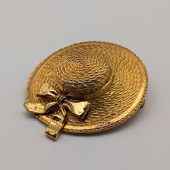 CHANEL 麦わら帽子ブローチ ゴールド - メルカリ