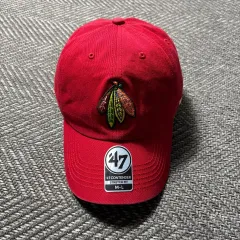 47 シカゴ ブラックホークス レッド ベースボールキャップ (M-L)