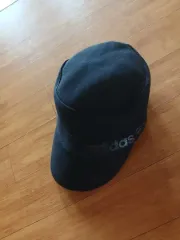 アディダス ブラック ウール 帽子