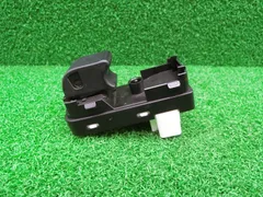 マツダ　アテンザワゴン　前期パワーウィンドウスイッチパネル 全席4点セット マツダ 純正 アテンザ 《 GJ2FW 》 パワーウィンドウスイッチ P70500