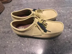 UK 9 270 クラークス ワラビー メイプル スウェード