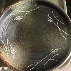 【東あずま店　併売品】　食器　大皿　深皿　花柄　カーキ　緑　GREEN　グリーン　手書き　ミドリ　ブラウン　塗り　瀬戸物　食器　煮物　鍋もの