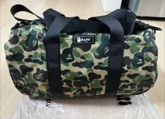 A BATHING APE アベイシングエイプ カモフラ ダッフルバッグ 雑誌 付録 バッグ