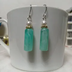 ☆300円ピアス 104. ホワイトパール/長形マーブル