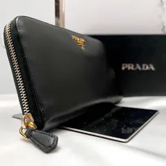 ◇美品◇プラダ　長財布　サフィアーノレザー　ロゴ　ゴールド金具　ブラック