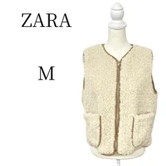 美品 ZARA ザラ ボアベスト プードルファー ジレ レディース M アイボリー エクリュ 裏地あり 重ね着 レイヤード 綺麗め カジュアル 秋服 冬服 モコモコ 暖かい 前開き フルジップ パイピング ポケット付き フェイクファー ムートン風 完売品 人気のサムネイル