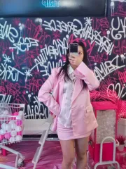 ピンク色 セットアップ (ジャケット + スカート)