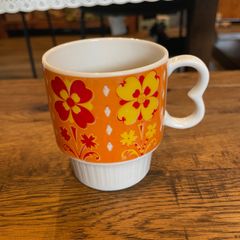 昭和レトロ プラスチック マグカップ 蓋付き容器 セット - メルカリ