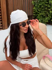 アクセサリー レディース スカーフ 1枚 レディース ホワイト シルクスカーフ、多用途ファッションスクエアスカーフ、夏のアウトドアでのドレス用ヘッドウェアに適しています