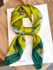 アクセサリー レディース スカーフ 1パック 春スタイル レディースバンダナ 70cm シミュレートシルクプリント スモールスクエアスカーフ ヘッドスカーフ マルチファンクションヘッドバンドストラップネックプロテク