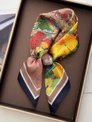 アクセサリー レディース スカーフ 1枚 レディース 春夏 フローラル柄 フェイクシルク 70cm スクエアスカーフ、ネックウォーマー、デイリーユース