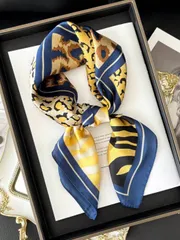 アクセサリー レディース スカーフ 1枚 高級ブランド レオパード柄スカーフ、レディース フェイクシルク スクエアスカーフ、カジュアル 多用途 装飾ネッカチーフ、ドレスに合わせやすい