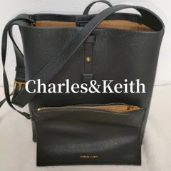【美品】Charles&Keith　チャールズアンドキース　ポーチ付き　バッグ　ショルダーバッグ　ブラック