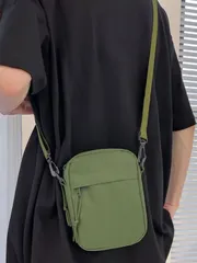 バッグ メンズ ショルダーパック 1個 ファッション シンプル 無地 ミニ クロスボディバッグ、カジュアル 軽量 撥水ナイロン ショルダーバッグ、デイリー、スポーツ、乗り物に使える、ミニ スクエアバッグ、クロスボデ