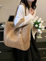バッグ レディース トートバッグ タッセル装飾の麦わらバッグ、夏の旅行やビーチなどに最適、大きくて使いやすいバッグで夏の必需品、バケーションや休日、学校用バッグ、大容量で持ち運びに便利、ティーンエイジャーや女性、ホ