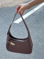 バッグ レディース ショルダーバッグ ニッチデザイン アンダーアームバッグ、シック&多機能 通勤用ショルダーバッグ&ハンドバッグ