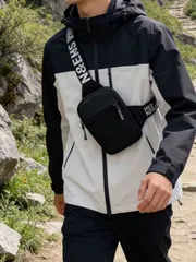 バッグ メンズ ウエストバッグ メンズ タクティカルスリングバッグ、ブラック クロスボディチェストパック レターストラップ付き、軽量 防水ウエストポーチ ハイキング、旅行、通勤、日常使いに