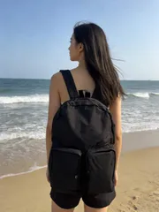 バッグ レディース バックパック 2025年新作 巾着式プリーツバックパック、大容量カジュアル学生用バッグ メンズ レディース、撥水ナイロン素材、複数の色展開