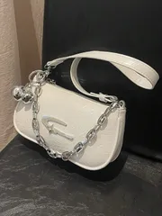 バッグ レディース ショルダーバッグ ファッショナブルな個性的な女性用スクエアバッグ、カメラバッグ、PU素材、メタルスター装飾、チェーン装飾、ボールデコレーション、バディースタイル、Y2Kメタリックなイメージ、デイ