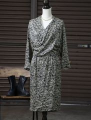 未使用 ジャストカヴァリ 総柄 カシュクールデザイン ロング