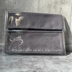 【LOUIS VUITTON】ルイヴィトン クラッチバッグ セカンドバッグ フォンダシオンルイヴィトン キャンバス ユニセックス フランス製 グレー 灰色 ロゴ入り クリアカバー付き 限定モデル カジュアル向けのサムネイル