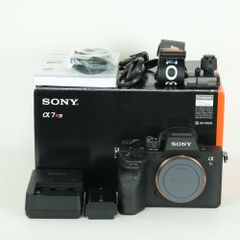 【給電不可】Sony α7siii（ジャンク）/純正バッテリー2個/ケージ他 給電不可】Sony α7siii（ジャンク）/純正バッテリー2個/ケージ他