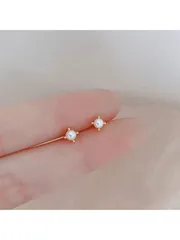 ジュエリー レディース イヤーアクセサリー 1ペア S925スターリングシルバー ヴィンテージアイリスクロスタッセルイヤリング、4爪フェイクパールイヤリング、繊細な長めのピアスで顔を細く見せる、贅沢な輝くペンダント