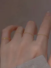 リング レディース セット 女性用 スタイリッシュ ミニマリスト デイリー スタッカブル ゴールドトーン ステンレススチール デリケートチェーンリング 4点セット