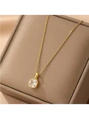 ジュエリー レディース ネックレス ユニセックス アクセサリー ペンダントネックレス ホワイト ジルコニアクリスタル ゴールドトーン ステンレススチール素材 白色のキューブ型チャーム ストリート ファッション、デイ