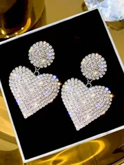 ジュエリー レディース イヤーアクセサリー 2024年新作 ヨーロッパ・アメリカ風ファッションショー仕様 個性的 誇張 ビンテージ ラインストーン ハート型ピアス 繊細なニッチ女性用イヤアクセサリー