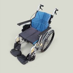 送料無料（一部地域を除く）カワムラサイクル 介助用標準車いす WAVIT+