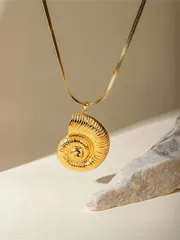 ジュエリー レディース ネックレス 18Kゴールドプレート 304ステンレススチール ノーカラーロス防水 コンチュペンダントネックレス、フラットスネークボーンチェーン、レディースファッション首飾り、デイリーウェアリ