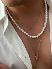 ジュエリー メンズ ネックレス セット 3個組 ニッチパンクメタルクロスペンダントネックレス、ファッショナブルなキュービックジルコニア偽真珠ネックレス メンズ、重ね着け仕様の首飾りデザイン、日常着用に適しています