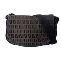 美品✨ FENDI キャムカメラバッグズ ッカショルダーバッグ ブラック 