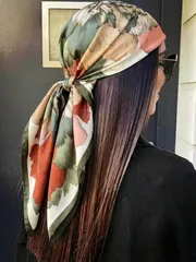 アクセサリー レディース スカーフ 1枚 レディースファッション 牡丹柄 90cm スクエアスカーフ、プリントショール 春秋に活躍、コントラストカラー スタイリッシュバンダナ、オールシーズン使用可能