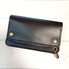 牛革トラッカーウォレット　ミドルサイズ　 ブラック　金具アンティーク色　シンプル