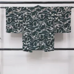 アンティーク 羽織 袷 身丈82cm 裄丈60cm 正絹 Aランク Sサイズ 紐あり 創作柄 古典的 遊び心 緑系 RP 1232-16781