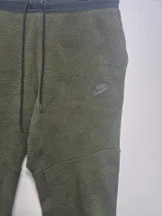 ナイキ テック フリース カーゴ トレーナー ズボン カーキ 希少品 限定モデル ほぼ新品