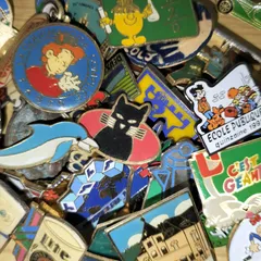 ピンバッジ 50個セット フランス雑貨 まとめ売り ピンズ ヴィンテージ ピンバッチ CA1-50-0424-1