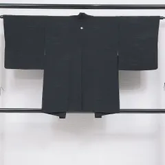 黒羽織 袷 身丈80cm 裄丈64cm 正絹 Aランク 一つ紋（五三桐） セミフォーマル Mサイズ 無地 素朴 落ち着き 黒系 RP 1233-16830