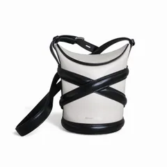 アレキサンダーマックイーン ALEXANDER MCQUEEN ザ カーブ スモール バケットのサムネイル