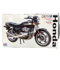 タミヤ Honda CB750F 1/6 プラモデルのサムネイル