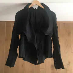 美品 ISSEY MIYAKEイッセイミヤケ 　 ハニカムプリーツ　プリーツ ジャケット2　IM53FD008のサムネイル