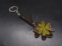 極美品✨️コーチ キーホルダー バッグチャーム 花 フラワー ユリ Lily