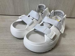 UGG LA CLOUD STRAP SANDAL 厚底 レモンライム 23 - メルカリ