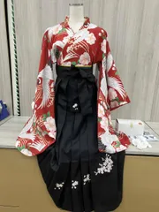 CatherineCottage 七五三衣装(女の子)150サイズ 袴4点セット　鶴・花柄(赤) 帯緑　リボン黒