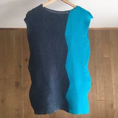 イッセイミヤケme メッシュトップス青➕黒 アシンメトリー - メルカリ