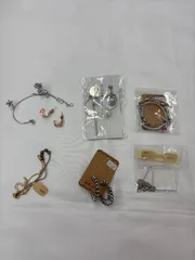 N【アクセまとめ売り】カフス　ピアス　その他計６点　アクセサリーまとめ